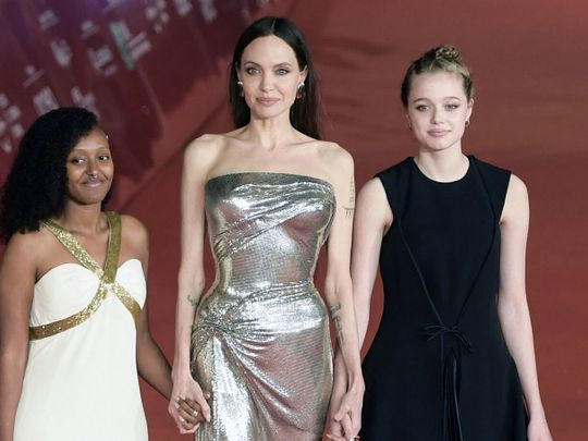 Angelina Jolie avec ses filles Shiloh et Zahara
